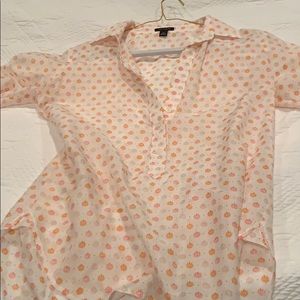 Light weight summer button down collar shirt